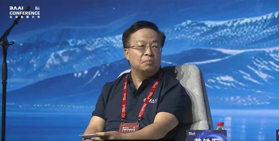 北大教授黄铁军：人类与AI的关系就像父母与孩子，虽有冲突但不可分离